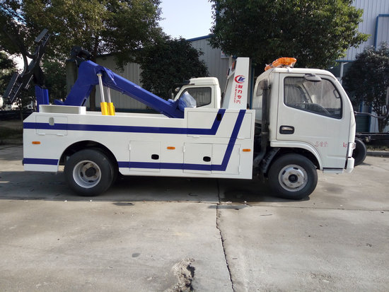 東風(fēng)藍(lán)牌一拖一清障車(國五排放)